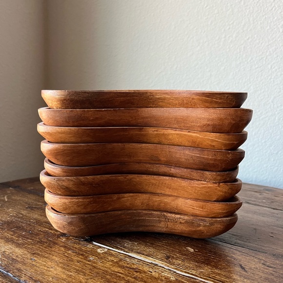 Set of 8 vintage Acacia Monkey Pod wood crescent shaped bowls - Picture 1 of 12